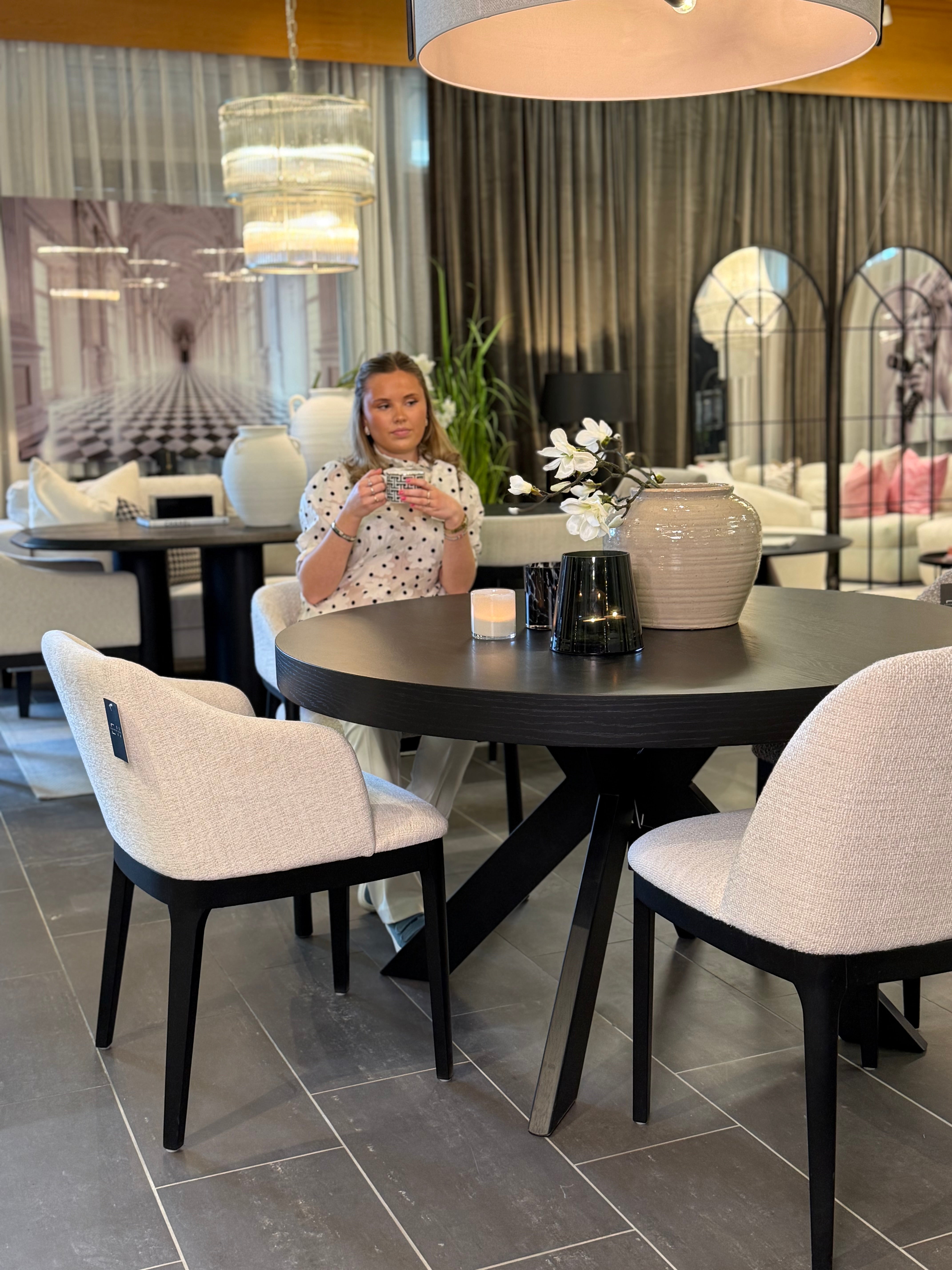 Alba Spisebord m/ illeggsplater