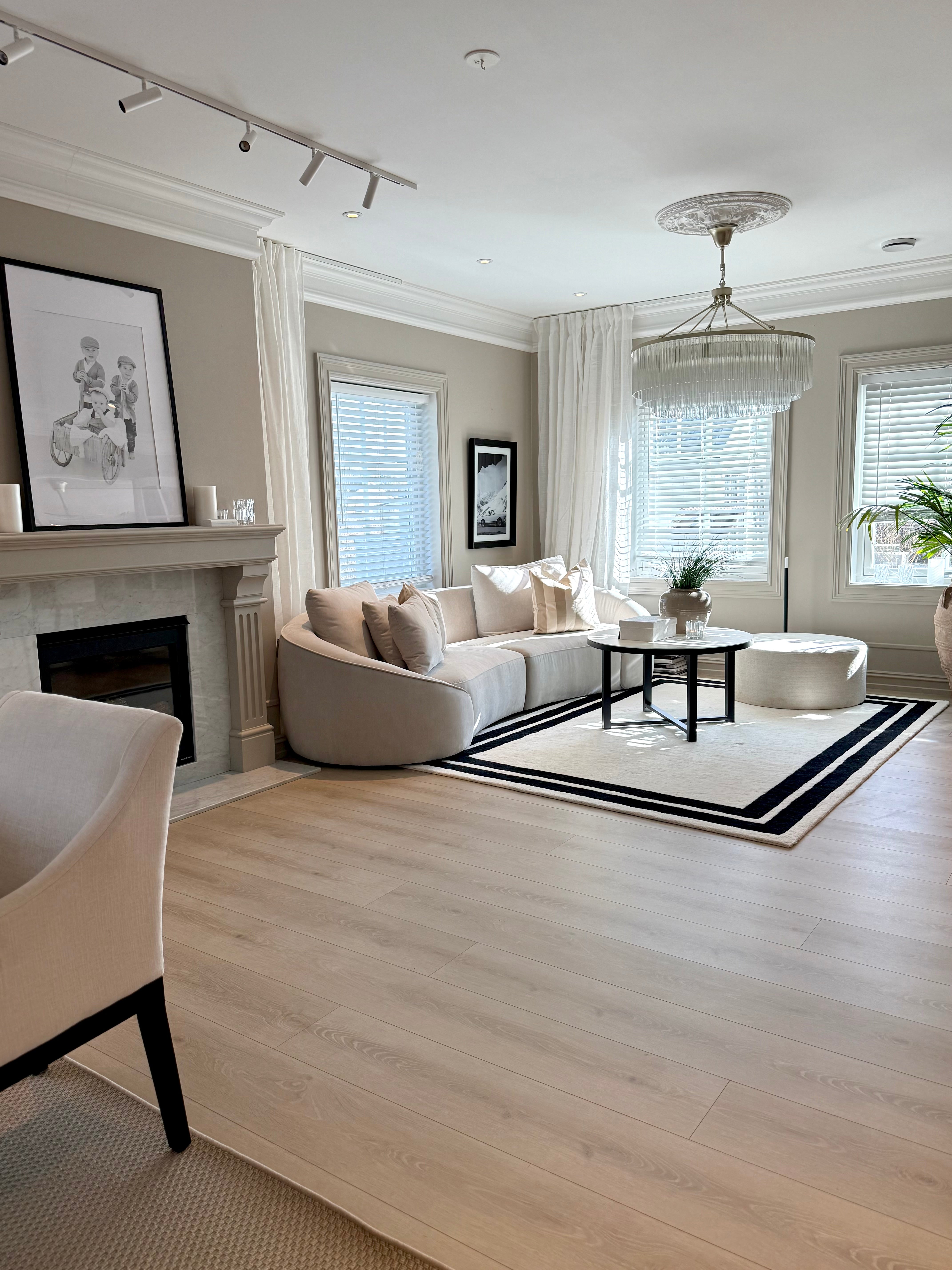 Marbella Lounge Sofa (Frostine Ivory)